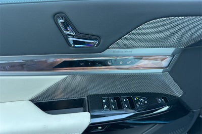 2025 BMW 7 Series 760i xDrive