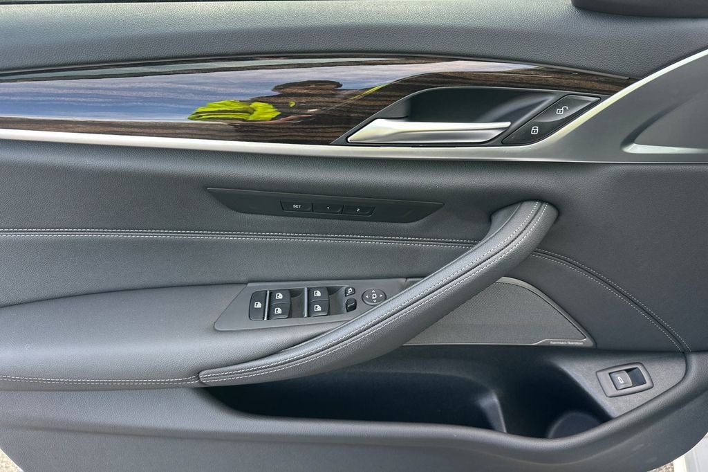 2023 BMW 5 Series 530i