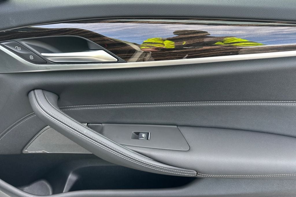 2023 BMW 5 Series 530i