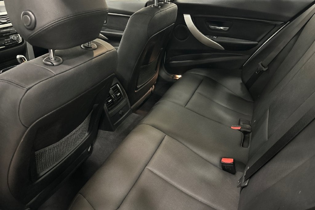 2018 BMW 3 Series 320i