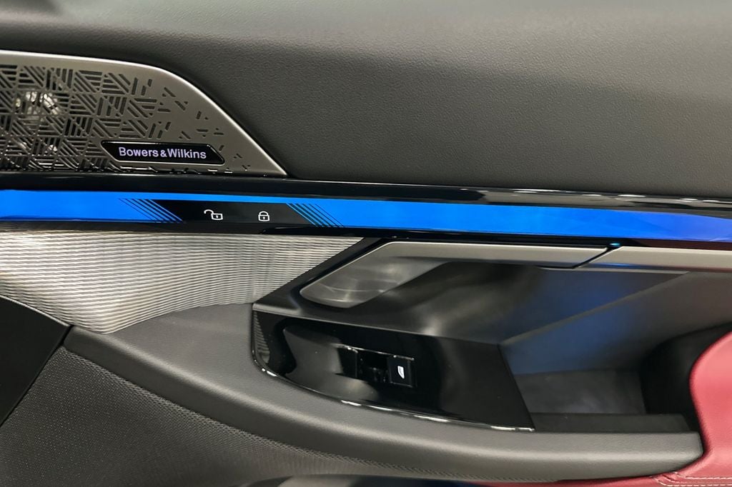 2025 BMW i5 M60