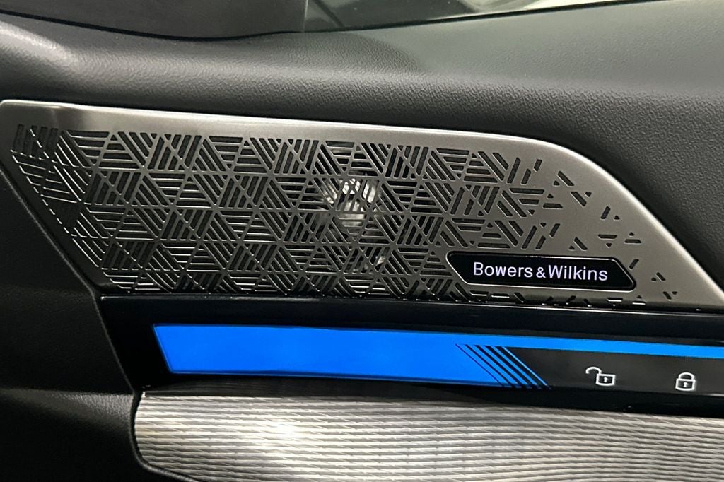 2025 BMW i5 M60