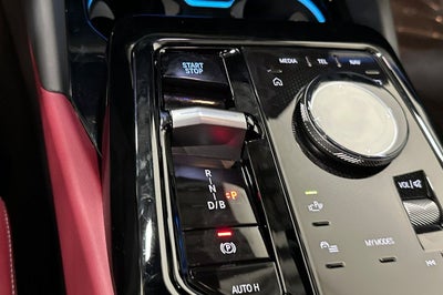 2025 BMW i5 M60