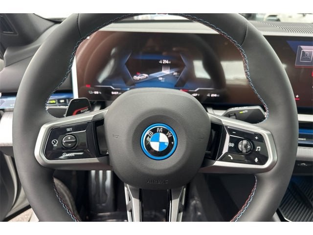 2025 BMW i5 M60