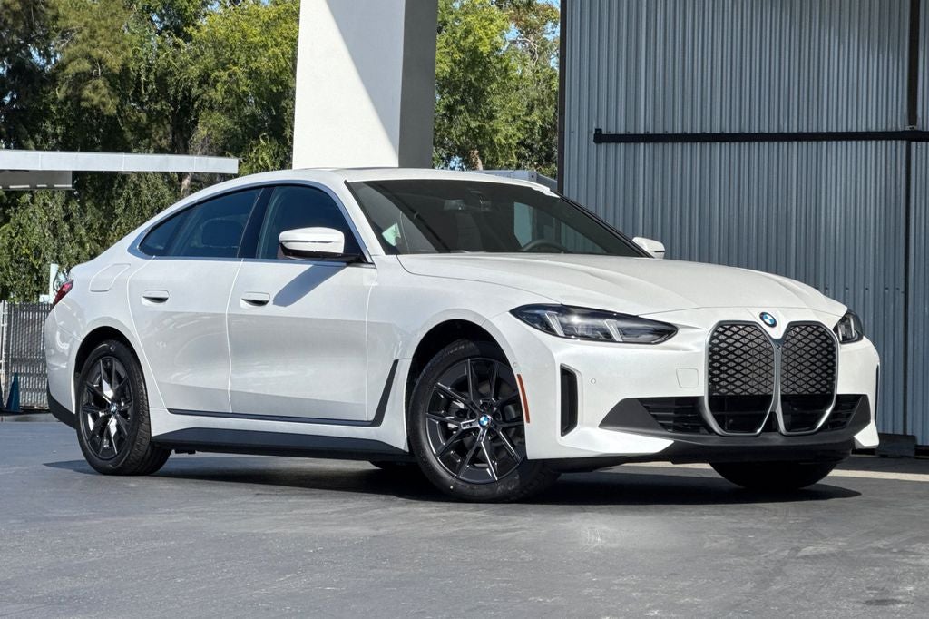 2026 BMW i4 eDrive40