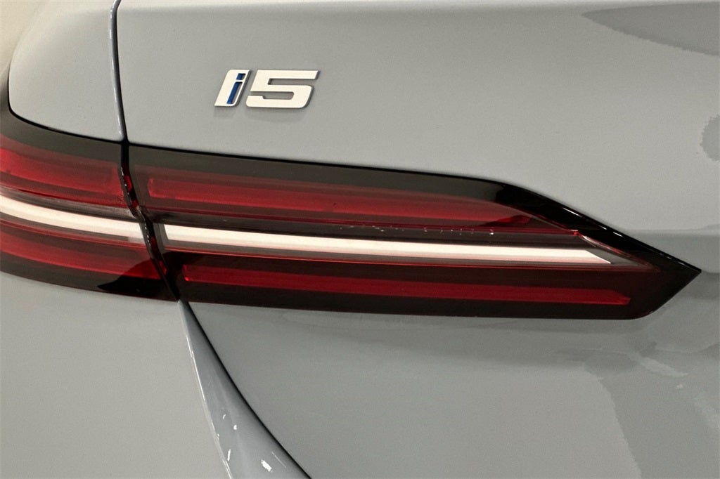 2026 BMW i5 eDrive40