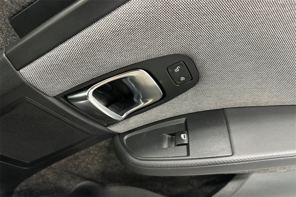 2019 BMW i3 120Ah s w/Range Extender Deka World