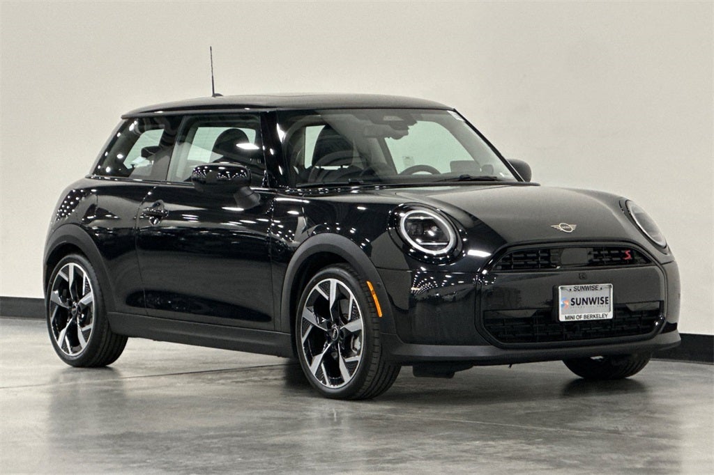 2025 MINI Cooper S Iconic