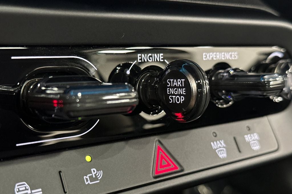 2025 MINI Cooper S Iconic