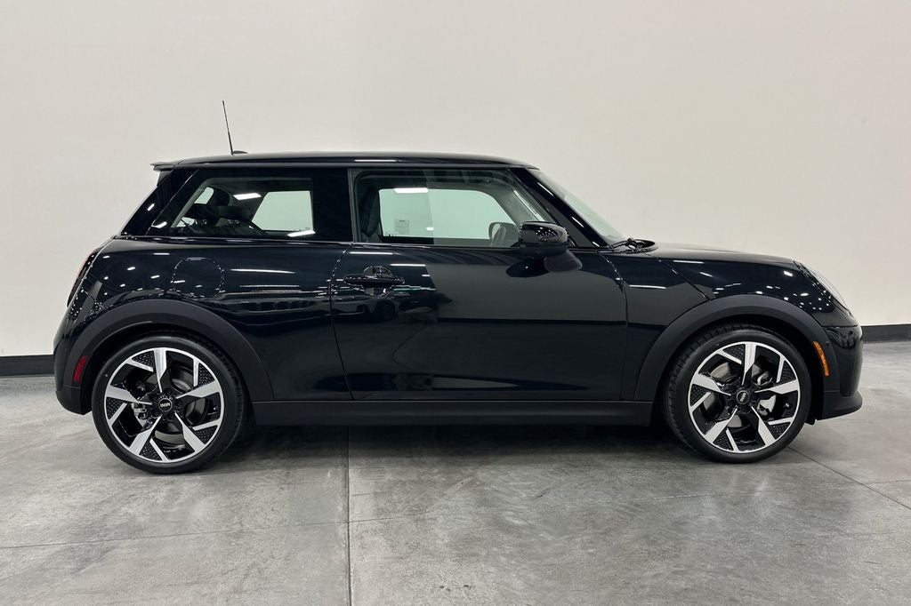 2025 MINI Cooper S Iconic