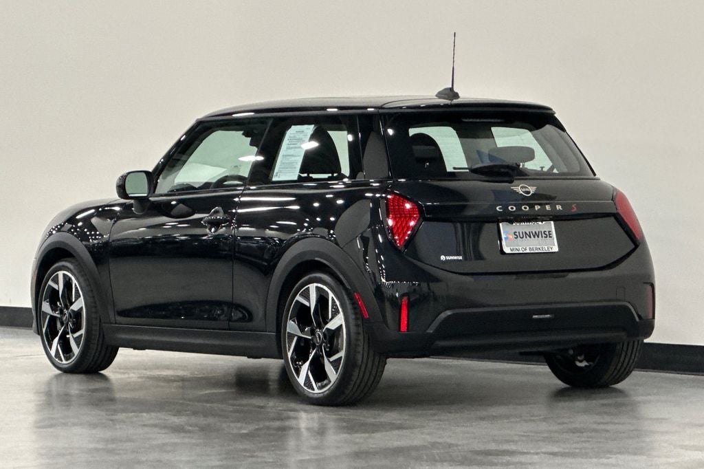 2025 MINI Cooper S Iconic