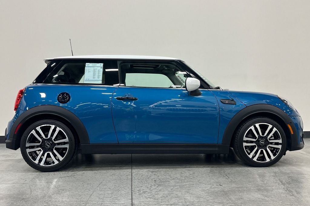 2023 MINI Cooper S Iconic