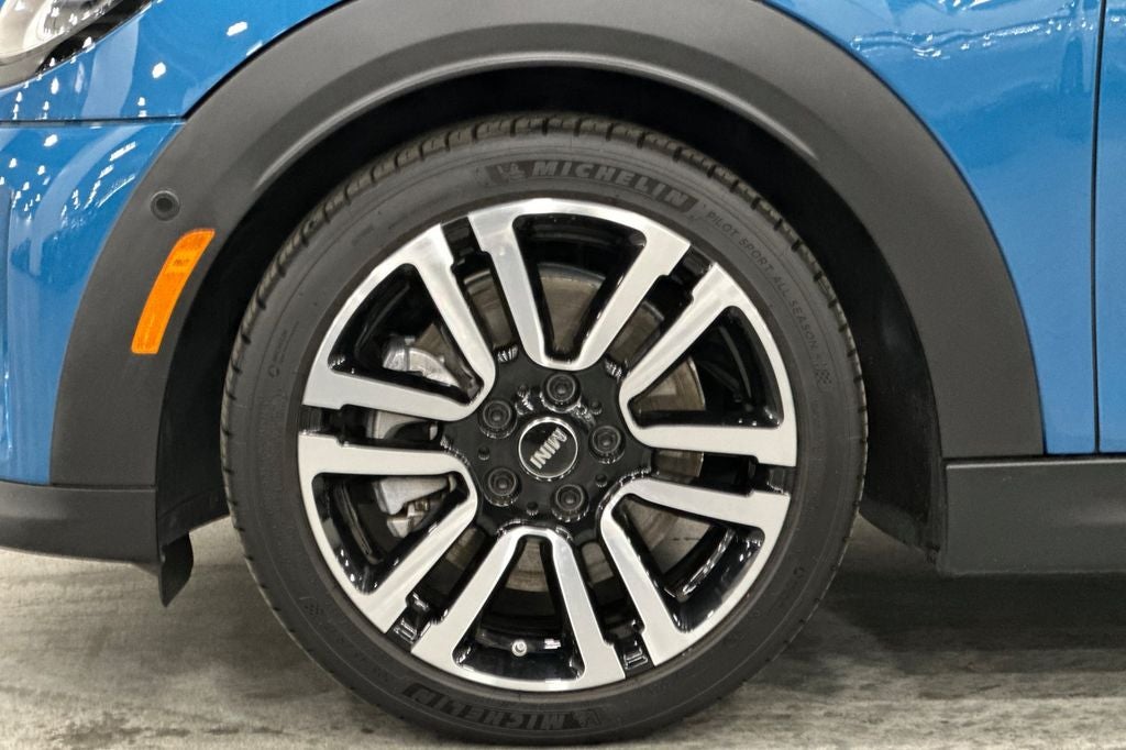 2023 MINI Cooper S Iconic