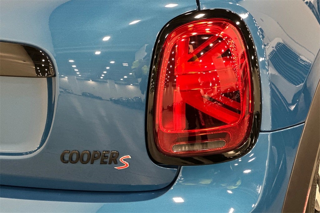 2023 MINI Cooper S Iconic