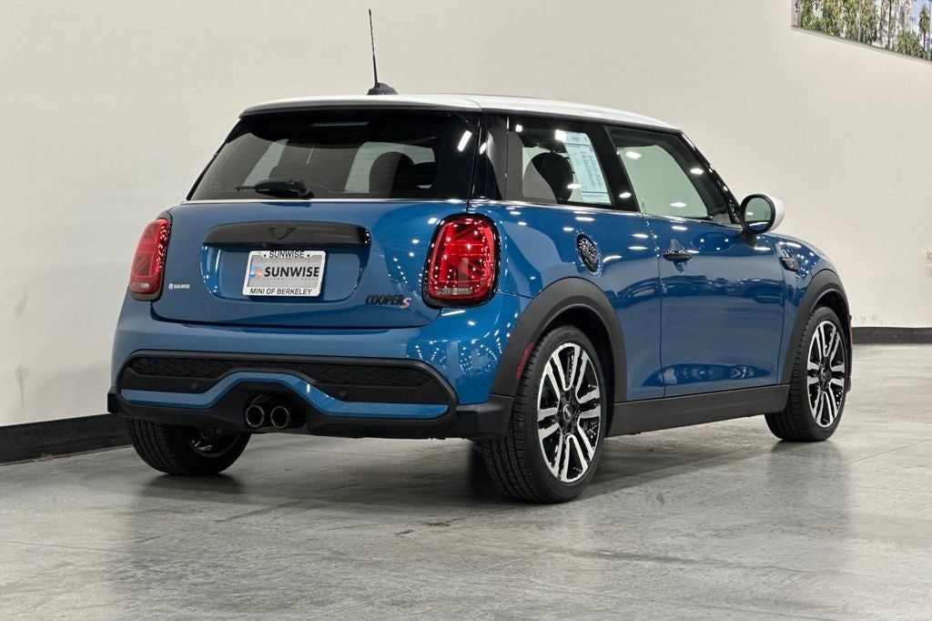 2023 MINI Cooper S Iconic