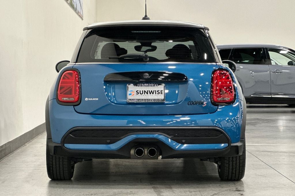2023 MINI Cooper S Iconic