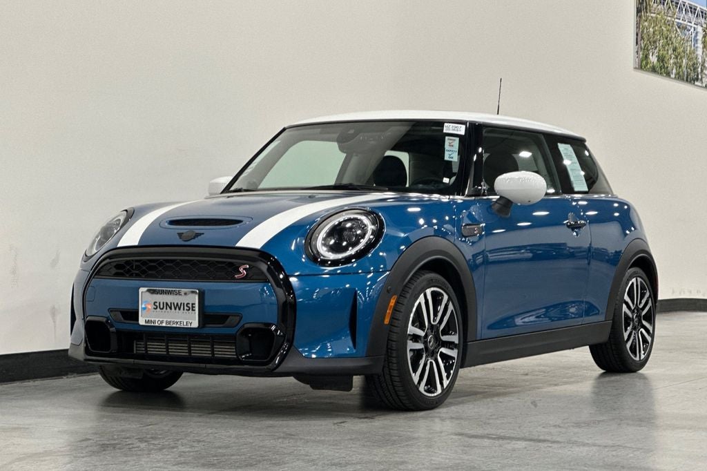 2023 MINI Cooper S Iconic