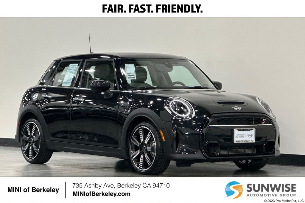 2024 MINI Hardtop Cooper S's photo