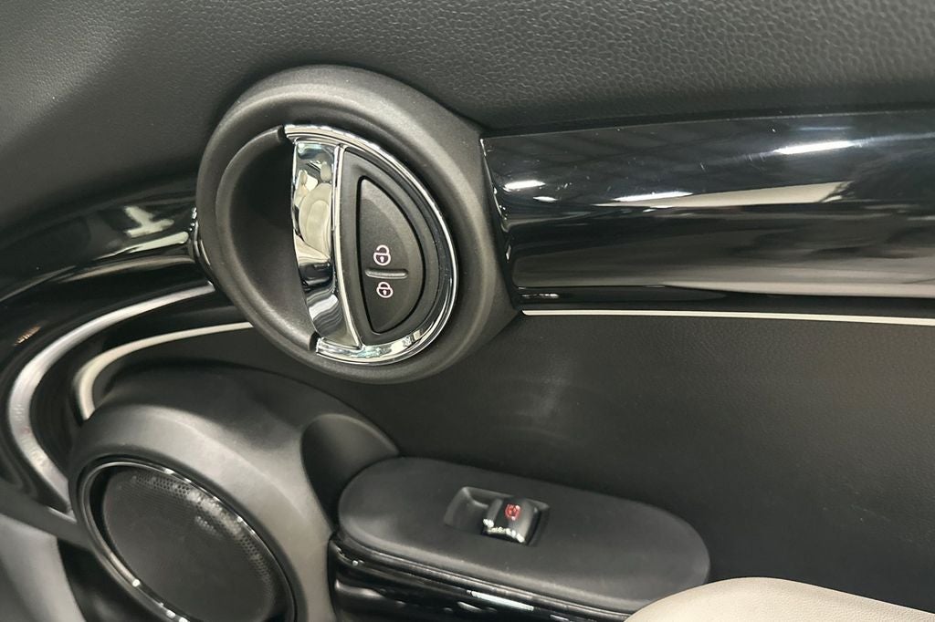 2024 MINI Cooper S Iconic
