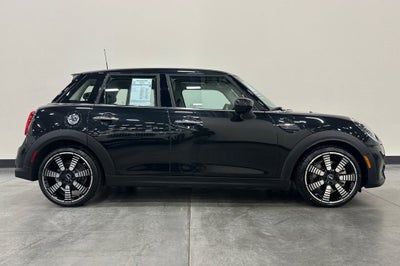 2024 MINI Cooper S Iconic