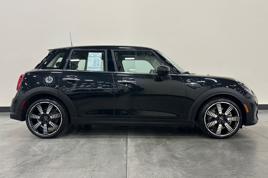 2024 MINI Cooper S Iconic