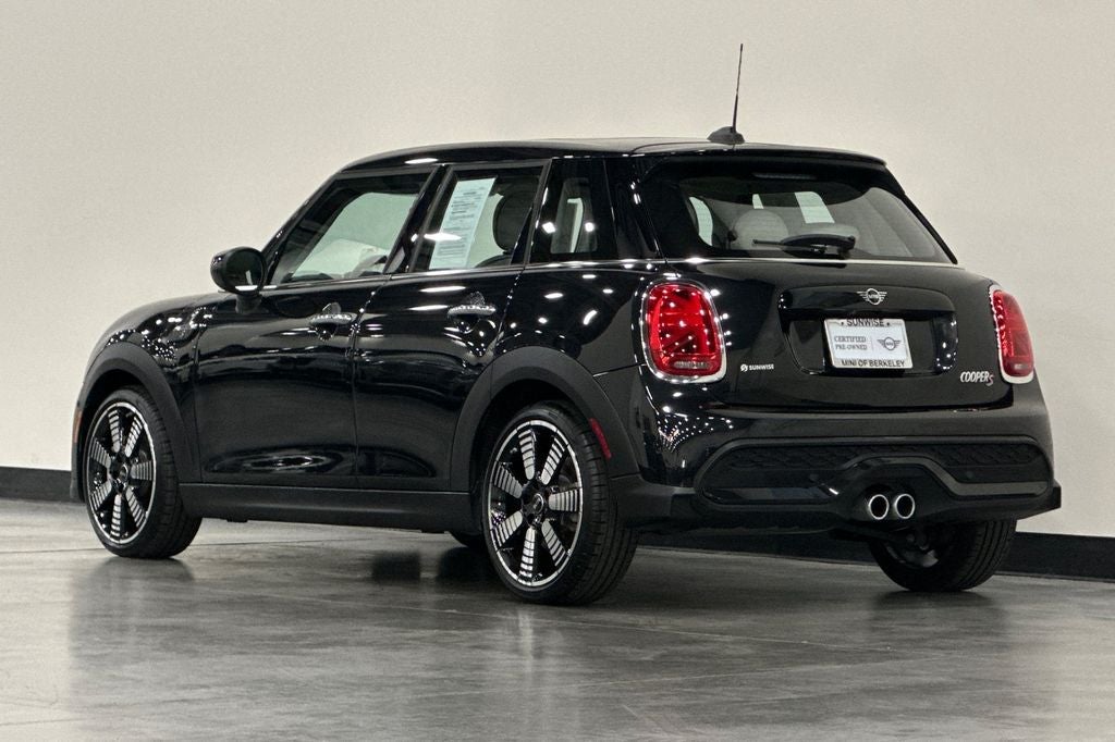 2024 MINI Cooper S Iconic
