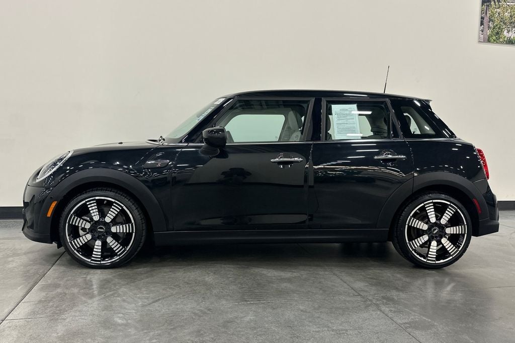 2024 MINI Cooper S Iconic
