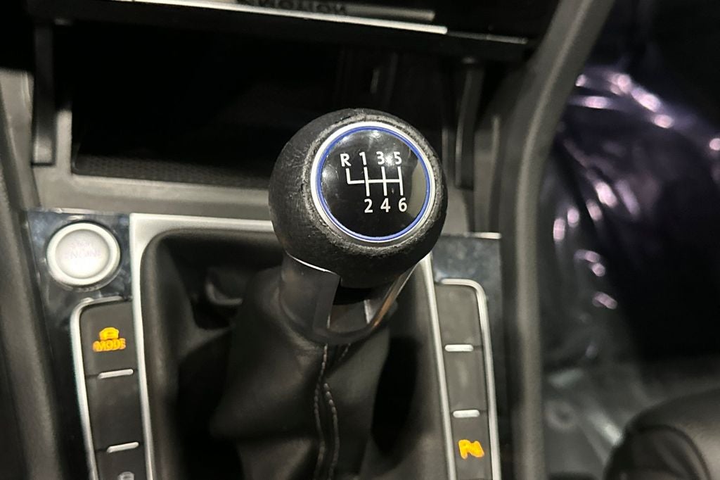 2019 Volkswagen Golf R DCC & Navigation 4Motion