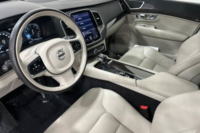 2017 Volvo XC90 T6 Momentum