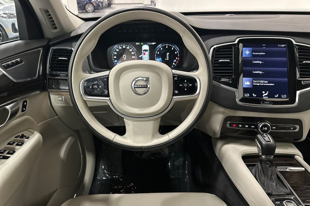 2017 Volvo XC90 T6 Momentum