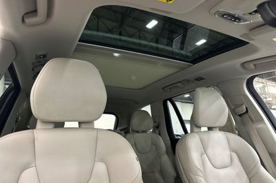 2017 Volvo XC90 T6 Momentum