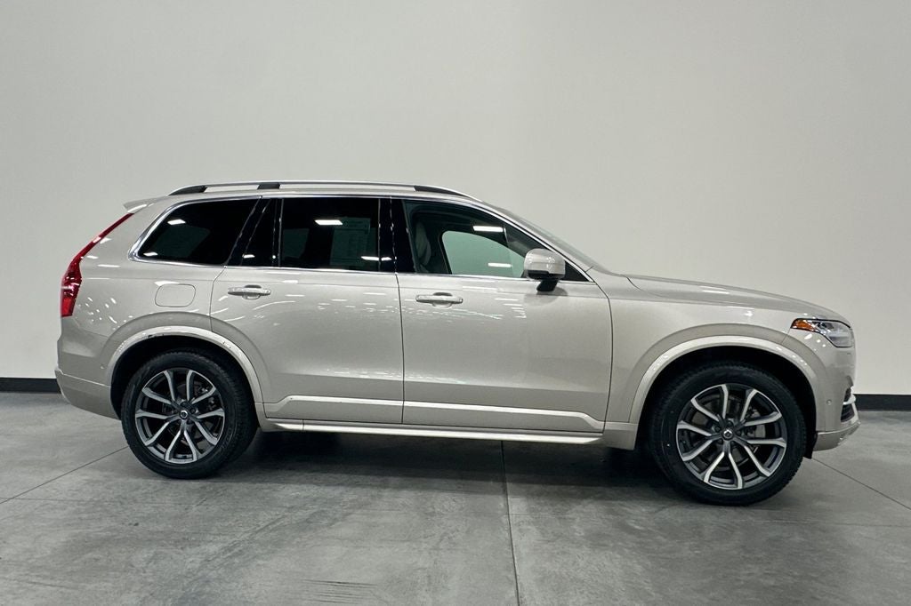 2017 Volvo XC90 T6 Momentum