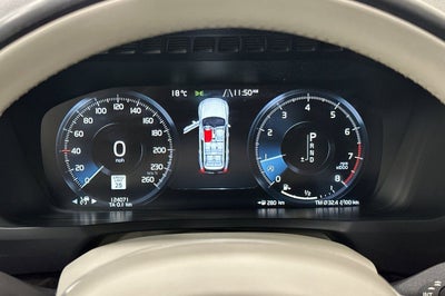 2017 Volvo XC90 T6 Momentum