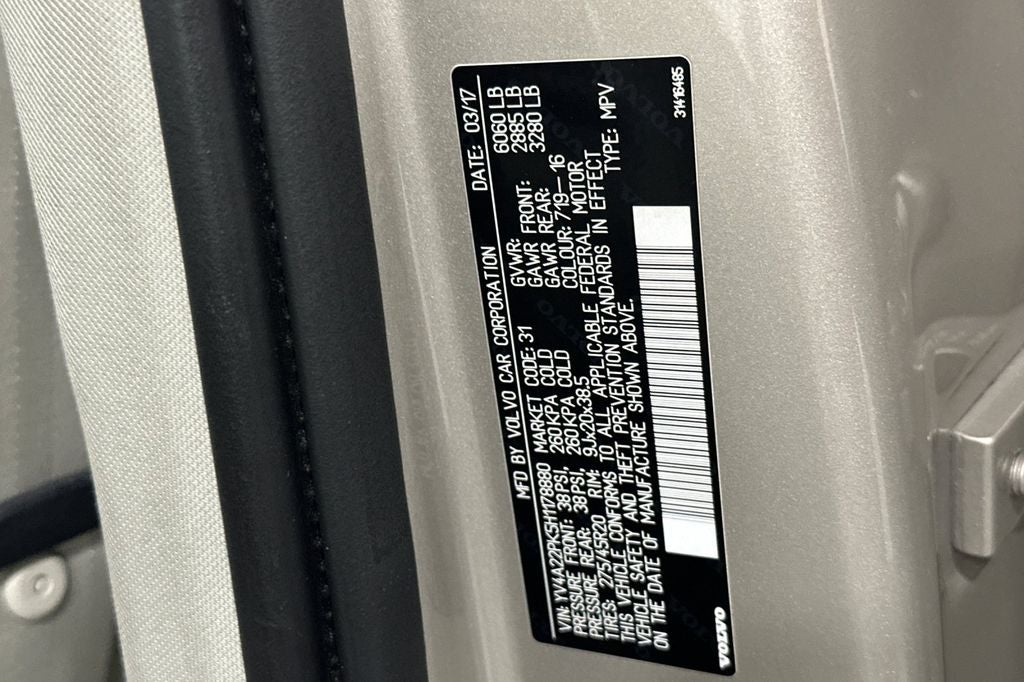 2017 Volvo XC90 T6 Momentum