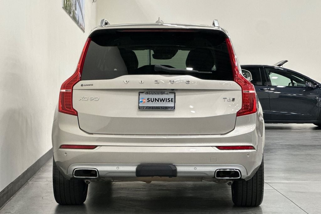 2017 Volvo XC90 T6 Momentum