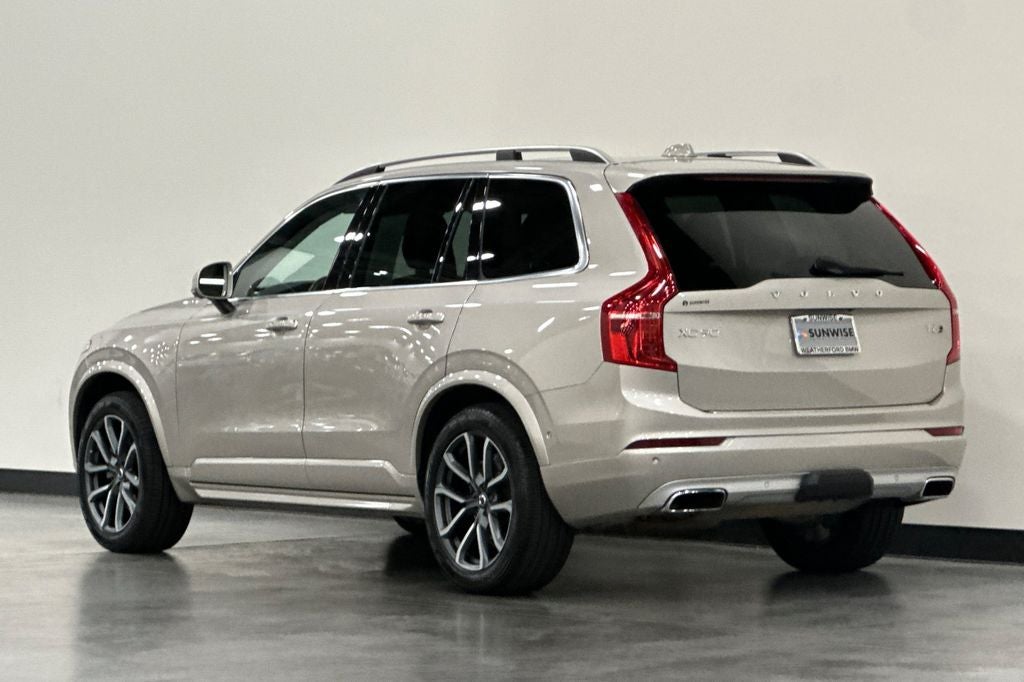 2017 Volvo XC90 T6 Momentum