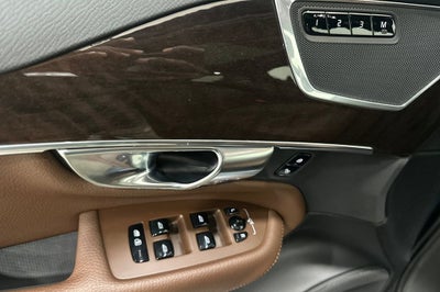 2019 Volvo XC90 T6 Momentum