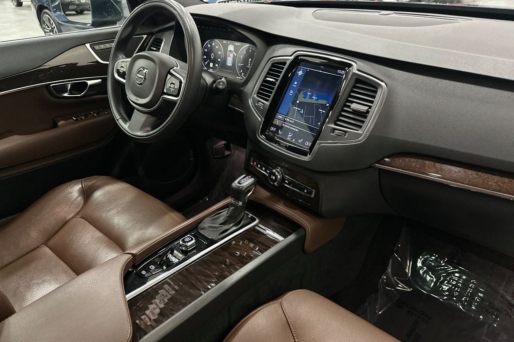 2019 Volvo XC90 T6 Momentum