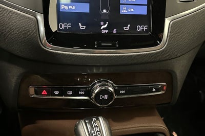2019 Volvo XC90 T6 Momentum