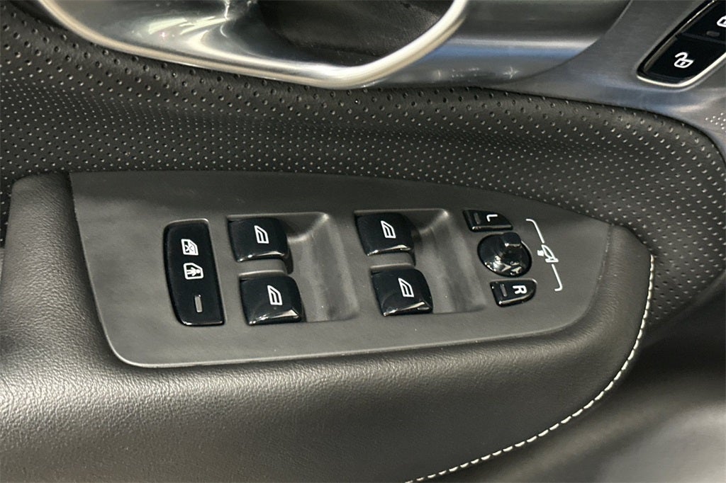 2019 Volvo XC90 T6 R-Design